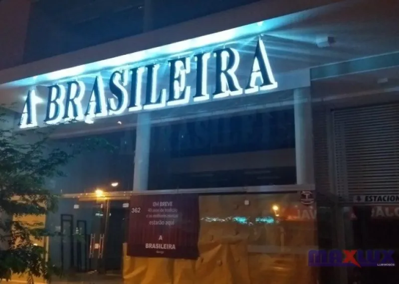 A Brasileira - Letra Caixa Inox com Led Suspensa